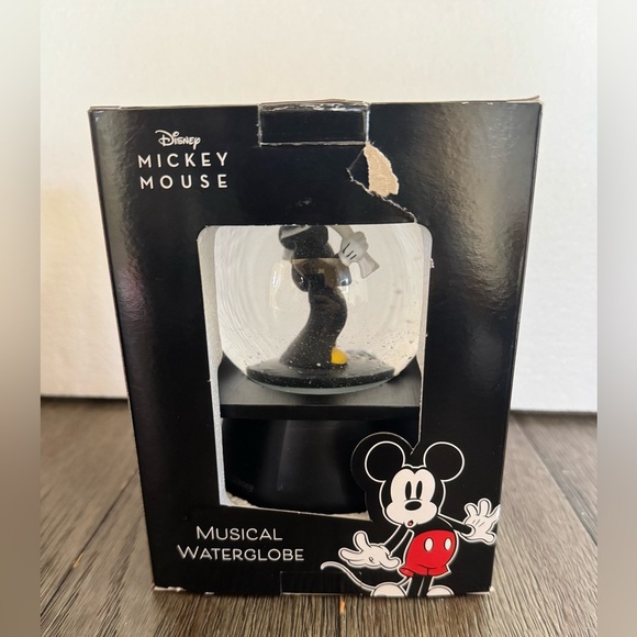 Disney Mickey and Minnie Mouse Musical Waterglobes - Picture 13 of 13